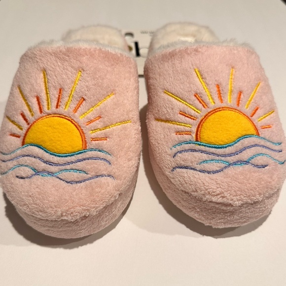 KOOBA Memory Foam Slippers Pink & White W/Sunset design Size M 6 1/2 - 7 1/2 NWT - Picture 2 of 10